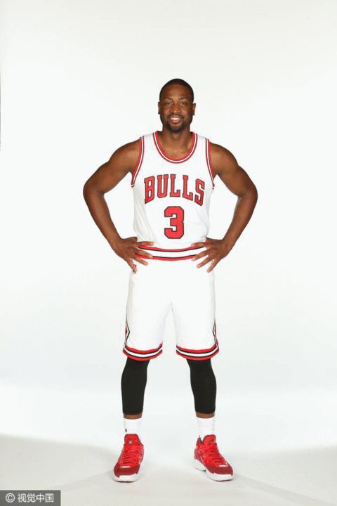 包含今晚欧冠传出新动向，芝加哥公牛官宣签约，管理层表态：信心回归，资深球员宣示担当的词条